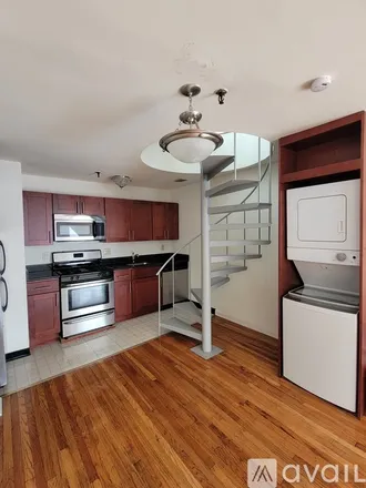 Rent this 2 bed duplex on 1311 Lombard St