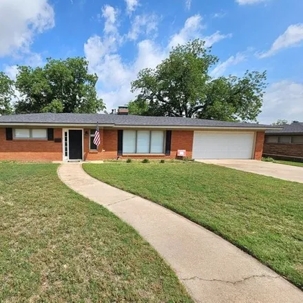 Buy this 3 bed house on 1379 Avondale Boulevard in Sweetwater, TX 79556