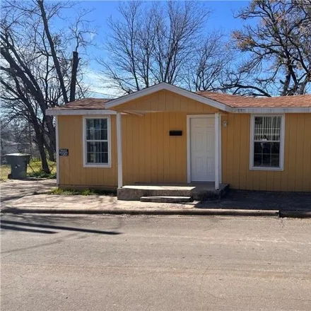 Buy this 2 bed house on 638 Vermont Street in Killeen, TX 76541