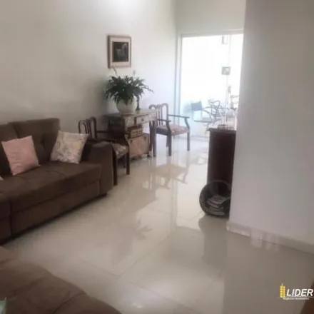 Rent this 4 bed house on Rua Claudemiro José de Souza in Brasil, Uberlândia - MG