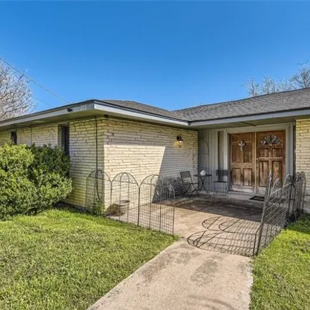 Buy this 5 bed house on 298 Kristi Lane in Liberty Hill, TX 78642