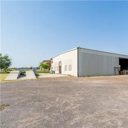 Image 6 - 5143 Minnesota Boulevard, Bentsen Palm RV Park Number 2 Colonia, Doffing, TX 78574, USA - House for sale