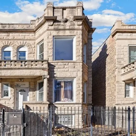 Buy this 11 bed duplex on 4348 West Monroe Street in Chicago, IL 60624