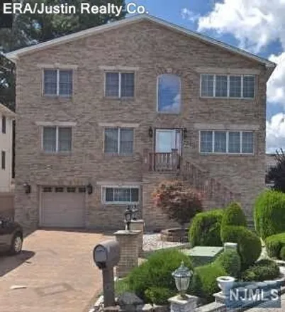 Rent this 3 bed house on 45 Willow Wood Court in East Rutherford, Bergen County
