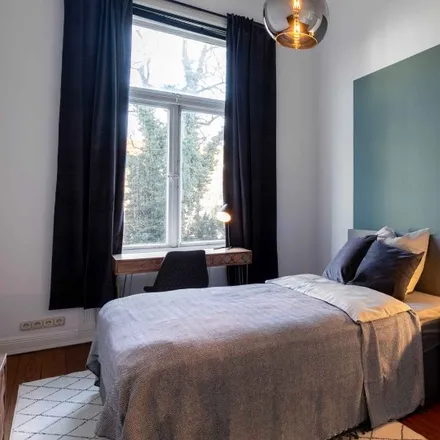 Rent this 7 bed room on Sierichstraße 6 in 22301 Hamburg, Germany
