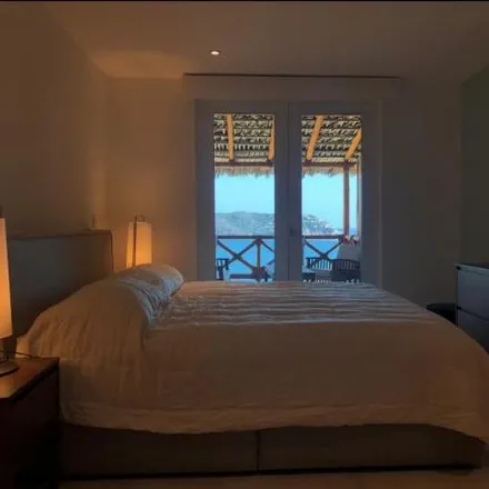 Buy this 3 bed apartment on Cerrada Navegantes in Brisas del Marqués, 39300 Acapulco