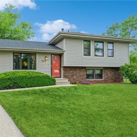 Image 1 - 1900 Thornton Court, Des Moines, IA 50320, USA - House for sale