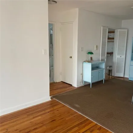Image 7 - 50-15 39th Street, New York, NY 11104, USA - Apartment for sale