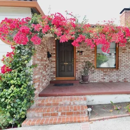 Rent this 3 bed house on 157 Laurel Ave in Millbrae, California