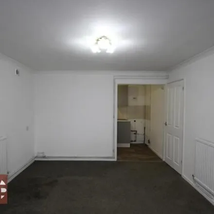 Image 3 - Vardon Road, Stevenage, SG1 5BH, United Kingdom - Apartment for sale