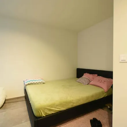 Rent this 2 bed apartment on Kerkstraat 78 in 9255 Buggenhout, Belgium