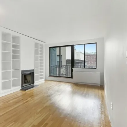 Image 2 - 366 West 11th Street, New York, NY 10014, USA - Condo for sale