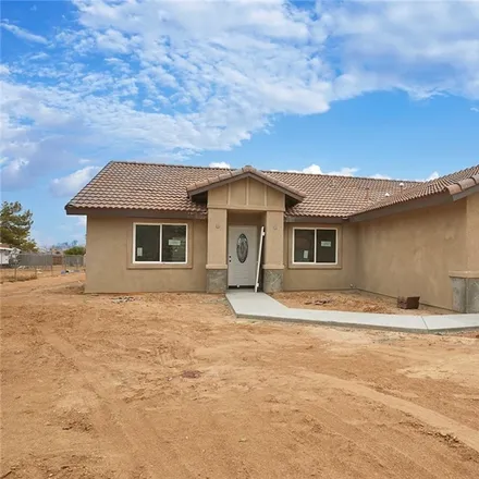 Image 3 - 21299 Sitkan Road, Apple Valley, CA 92308, USA - House for sale
