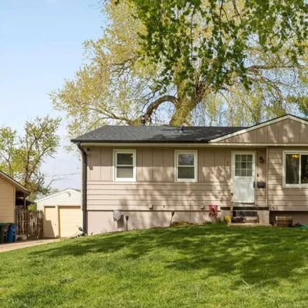 Buy this 4 bed house on 3350 South 122nd Street in Omaha, NE 68144