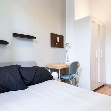 Rent this 5 bed room on Via Lanfranco della Pila in 20162 Milan MI, Italy