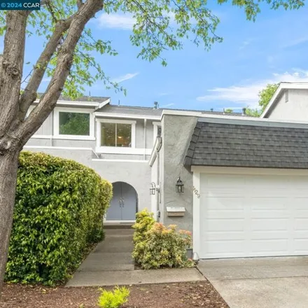 Buy this 3 bed townhouse on 1131 Glengarry Drive in Walnut Creek, CA 94596
