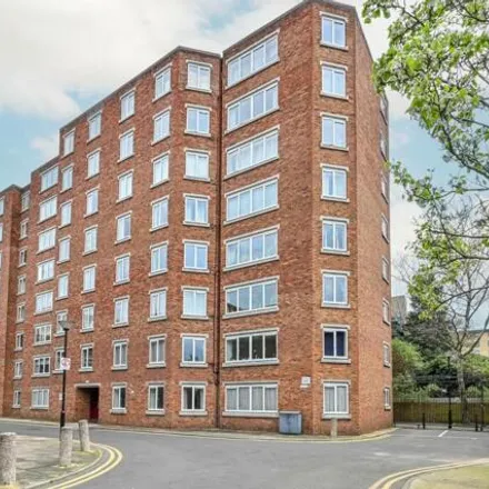 Image 8 - 27-88 Pollard Close, London, N7 9SX, United Kingdom - Apartment for sale