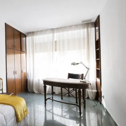 Rent this 4 bed room on Lladró in Carrer del Poeta Querol, 46002 Valencia