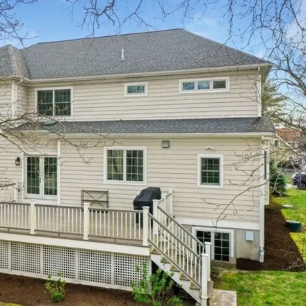 Image 4 - 21 Cliff Rd, Hingham, Massachusetts, 02043 - House for sale