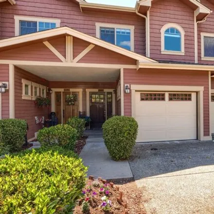 Buy this 2 bed house on 1102 SE Catherine Way in Grants Pass, Oregon