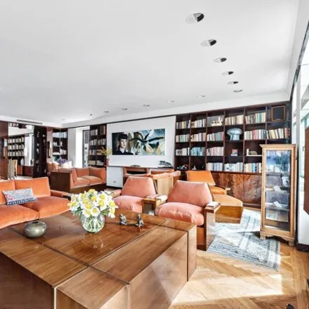 Image 5 - 2 East 93rd Street, New York, NY 10128, USA - Apartment for sale