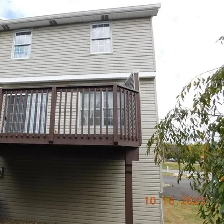Image 2 - 300 Brohios Drive, Center Township, PA 15061, USA - House for sale