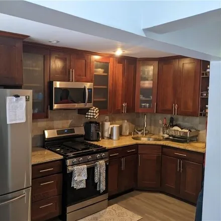 Buy this studio house on 9017 Avenue L in New York, NY 11236