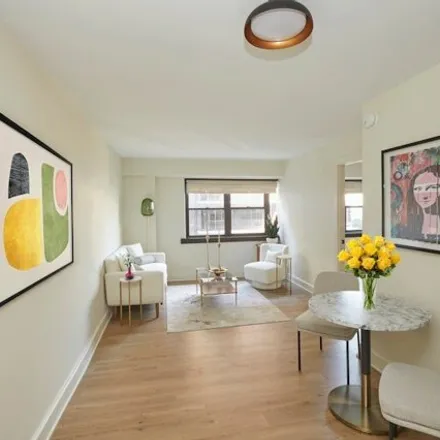 Image 1 - 235 East 87th Street, New York, NY 10128, USA - Apartment for sale