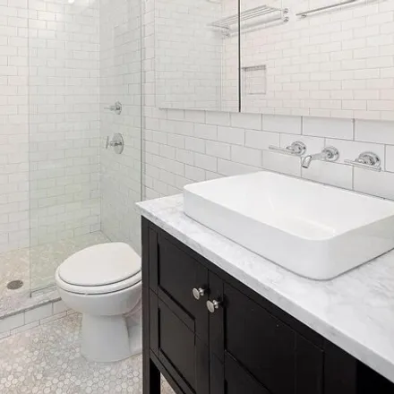 Image 6 - 2 Horatio Street, New York, NY 10014, USA - Apartment for sale