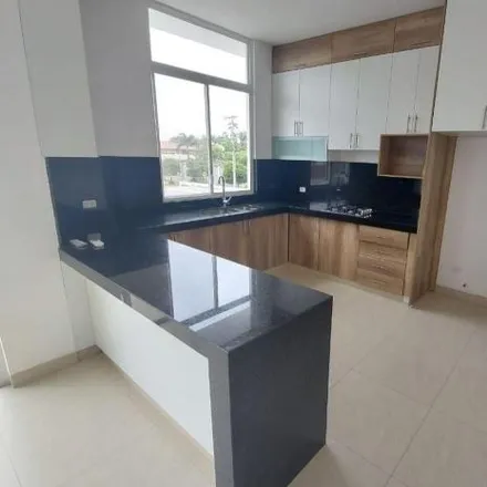 Rent this 3 bed apartment on Avenida Machala in 090307, Guayaquil