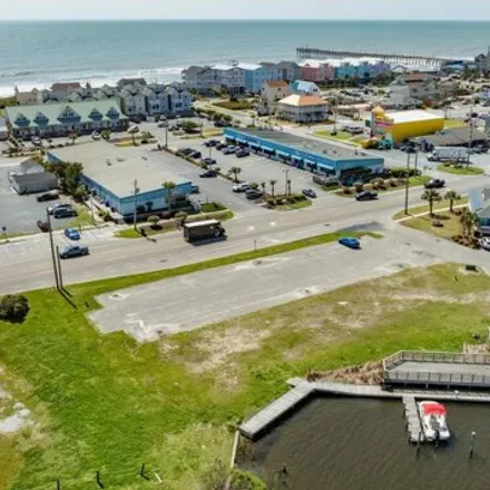 Image 8 - Topsail Boat Rental, 201 Greensboro Avenue, Surf City, NC 28445, USA - House for sale