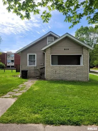 Buy this 3 bed house on 891 West College Street in Carbondale, IL 62901