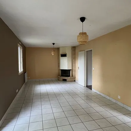 Rent this 5 bed apartment on 41 Avenue Centrale in 63670 Le Cendre, France