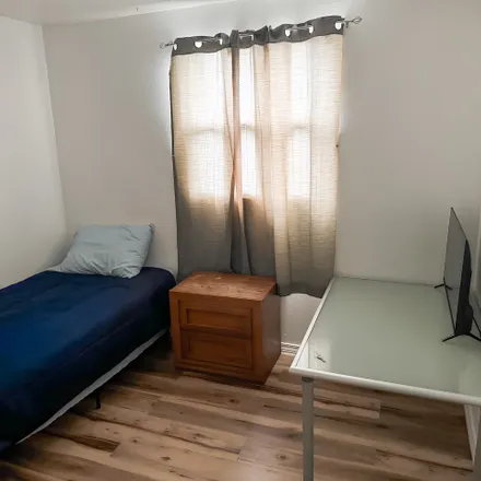 Rent this 1 bed room on Saint Petersburg in Bartlett Park, US