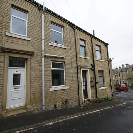 Image 6 - Firth Avenue, Brighouse, HD6 1TS, United Kingdom - Townhouse for rent