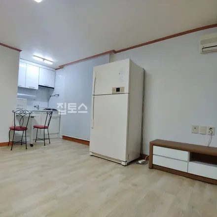 Image 2 - 서울특별시 서초구 잠원동 44-3 - Apartment for rent
