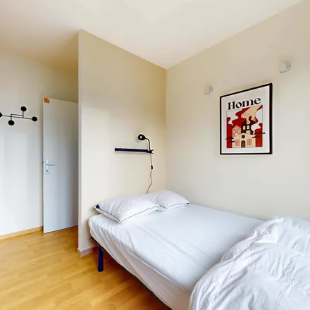 Rent this 5 bed room on Avenue Paul De Merten - Paul De Mertenlaan 79 in 1090 Jette, Belgium