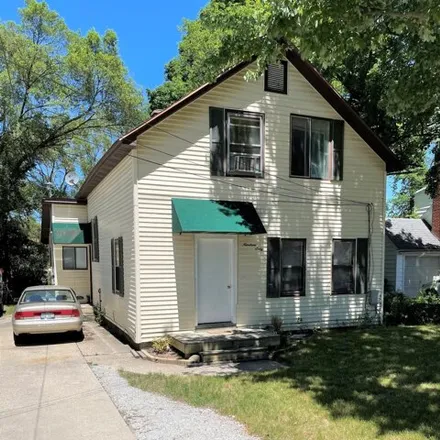 Buy this studio house on A1 Garage Door Service in McCracken Street, Norton Shores