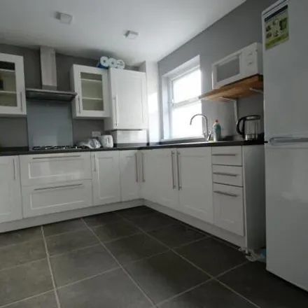 Image 5 - Eltham Rise, Leeds, LS6 2TZ, United Kingdom - Townhouse for rent