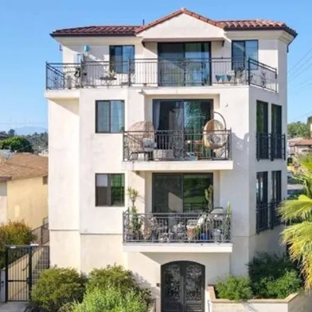 Buy this 27 bed house on Echo Park & Park in Park Avenue, Los Angeles