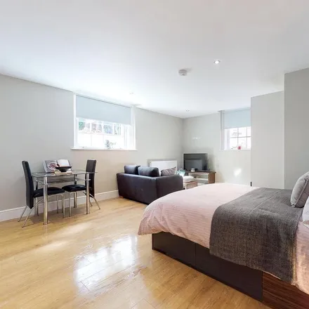 Rent this studio apartment on The Priory in Springfield Mount, Leeds