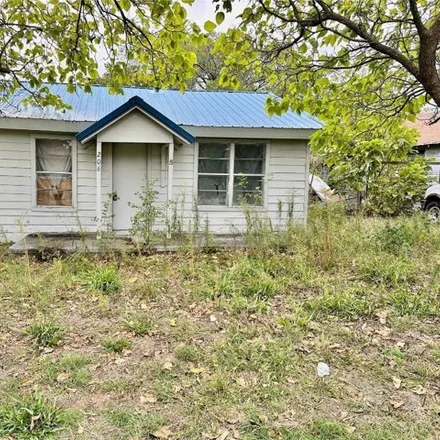 Buy this 1 bed house on 228 4th Avenue in Holdenville, OK 74848