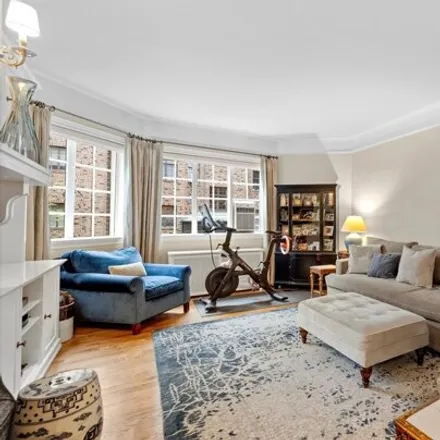 Image 2 - 38-30 West Drive, New York, NY 11363, USA - Apartment for sale