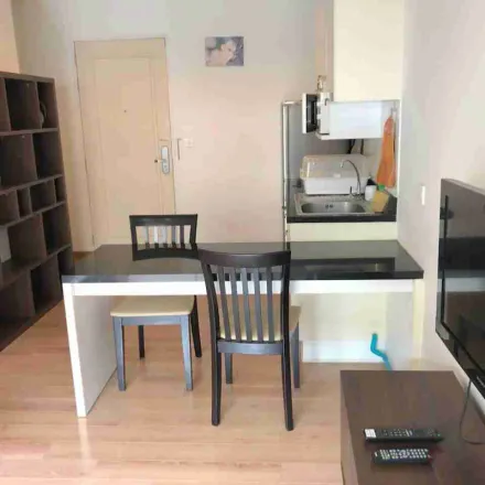 Image 5 - ศรโสภา, 62, Soi Kasem San 2, Pathum Wan District, 10330, Thailand - Apartment for rent