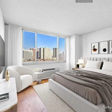 Image 3 - Portofino Apartments, 1 2nd Street, Jersey City, NJ 07302, USA - Condo for sale