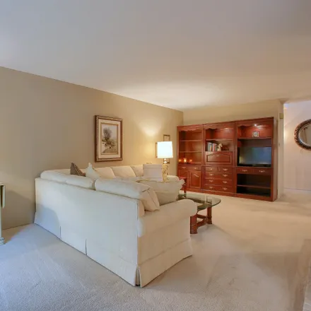 Image 4 - 2099 Shorepointe Lane, Grosse Pointe Woods, MI 48236, USA - Condo for sale