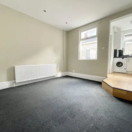 Image 6 - 211, 213 Chesterfield Road, Sheffield, S8 9FA, United Kingdom - Apartment for rent