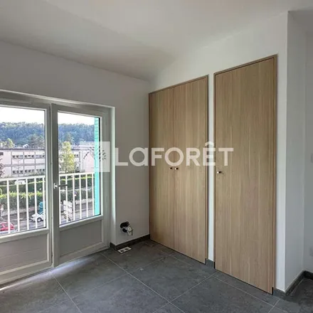 Image 1 - 3 Place Président Carnot, 38300 Bourgoin-Jallieu, France - Apartment for rent