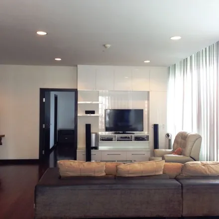 Rent this 2 bed apartment on MG Auto Gallery in Soi Sukhumvit 62 Yaek 1, Phra Khanong District