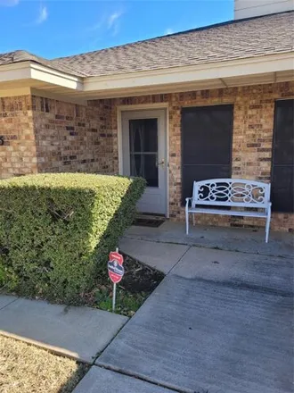Rent this 2 bed house on Baylor Scott & White Medical Center – Grapevine in 1650 West College Street, Grapevine